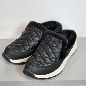 BareTraps BUNDLE Women’s 7.5 M Black Faux Fur Slip On Round Toe Clog Slippers